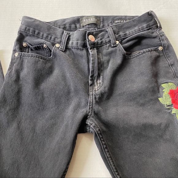 Pacsun Distressed Rose Embroidered Mom Jeans 30" - Picture 2 of 10